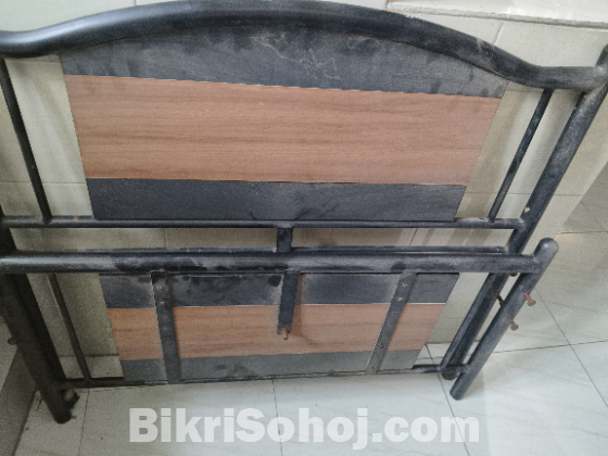 সিংগেল খাট লোহার